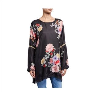 JOHNNY WAS BLACK SILK TOP WITH EMBROIDERY DETAIL M